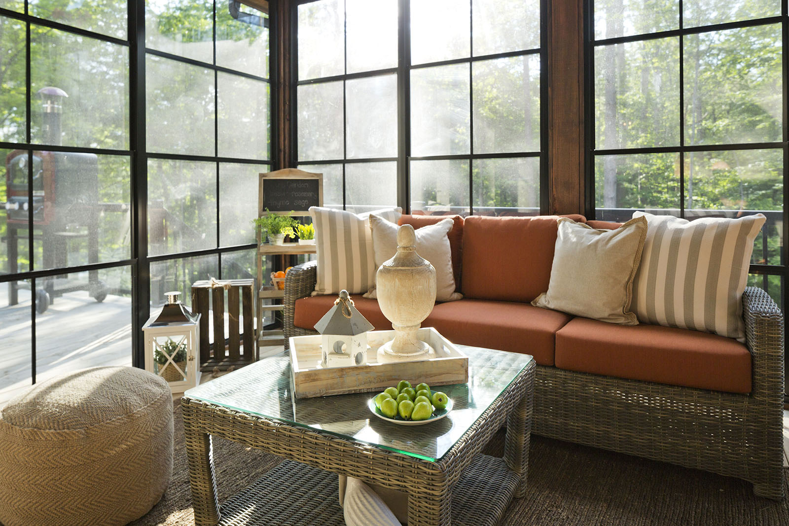 Sunroom of a rustic-style house